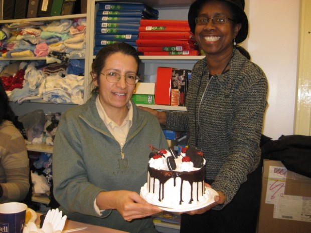 Rosa (the honoree) and Beryl (the cake-cutter)